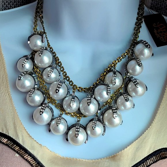 Aris TRESKA Chunky Jumbo Large Faux Pearl Necklace - Picture 1 of 8